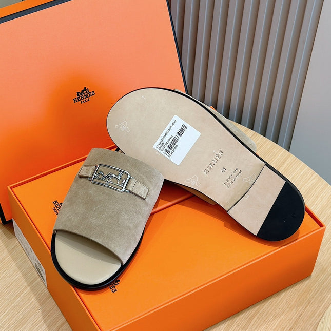 HM SILVER BUCKLE SLIPPERS LIGHT BROWN SUEDE