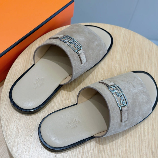 HM SILVER BUCKLE SLIPPERS LIGHT GRAY SUEDE