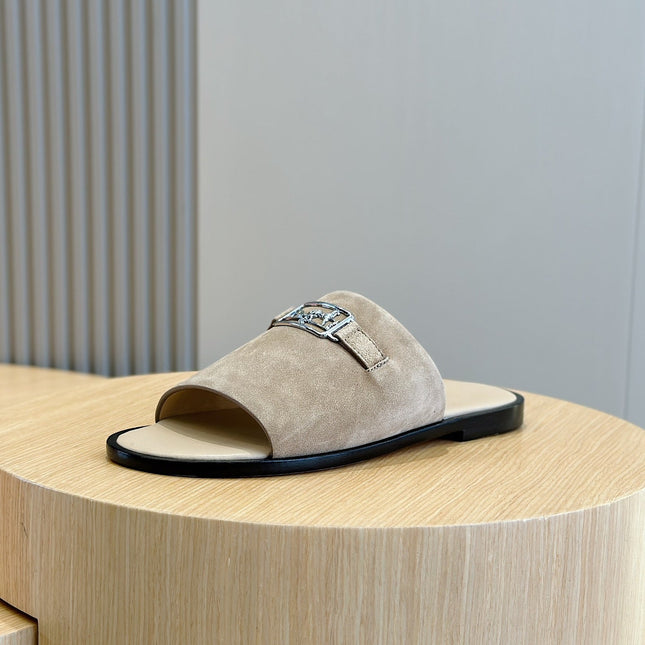 HM SILVER BUCKLE SLIPPERS LIGHT GRAY SUEDE