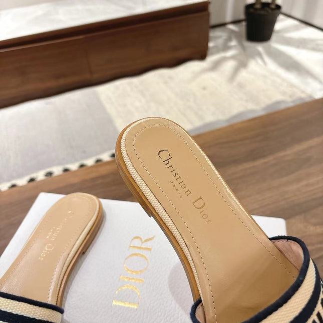 DWAY SLIDES IN BEIGE AND NAVY BLUE TECHNICAL FABRIC