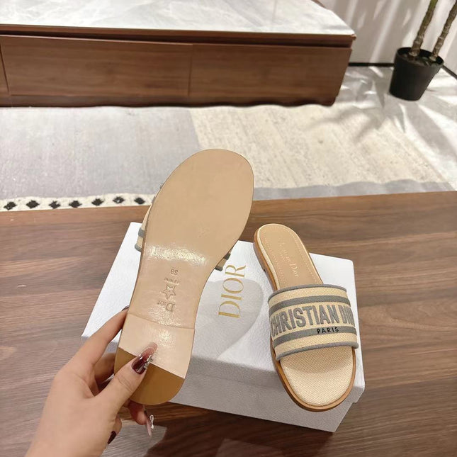 DWAY SLIDES IN BEIGE AND GRAY TECHNICAL FABRIC