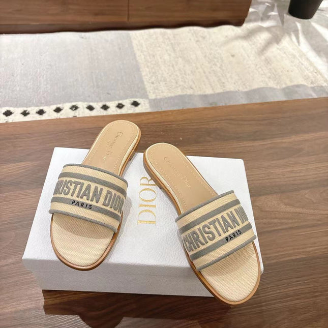 DWAY SLIDES IN BEIGE AND GRAY TECHNICAL FABRIC