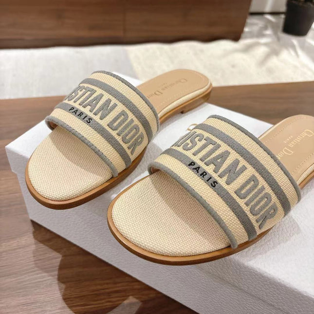 DWAY SLIDES IN BEIGE AND GRAY TECHNICAL FABRIC