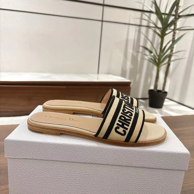 DWAY SLIDES IN BEIGE AND BLACK TECHNICAL FABRIC