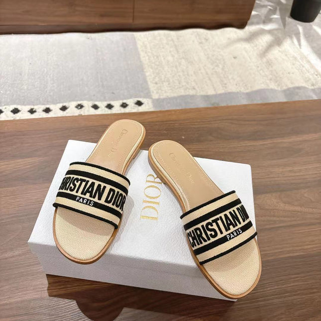 DWAY SLIDES IN BEIGE AND BLACK TECHNICAL FABRIC