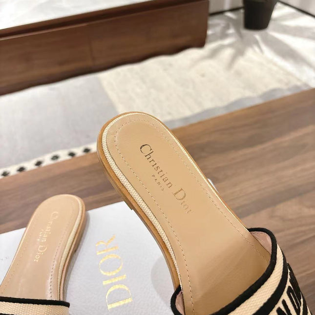 DWAY SLIDES IN BEIGE AND BLACK TECHNICAL FABRIC