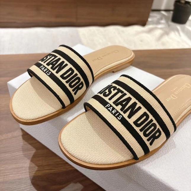 DWAY SLIDES IN BEIGE AND BLACK TECHNICAL FABRIC