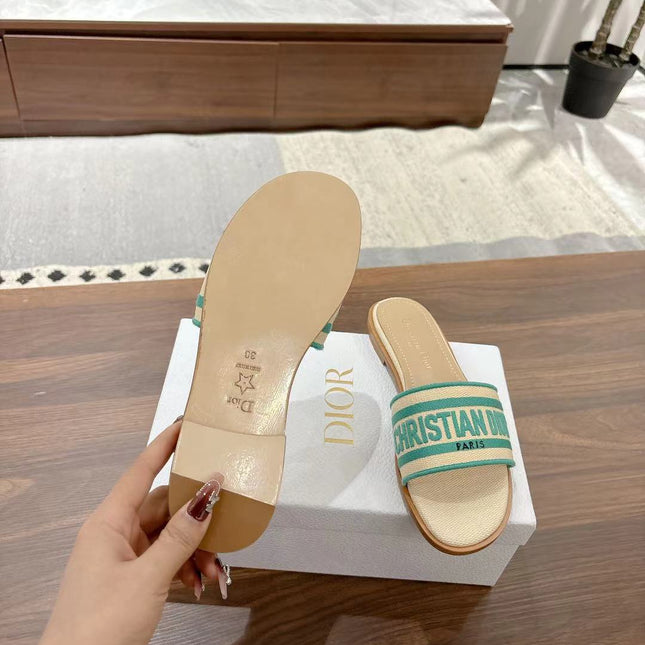 DWAY SLIDES IN BEIGE AND GREEN TECHNICAL FABRIC