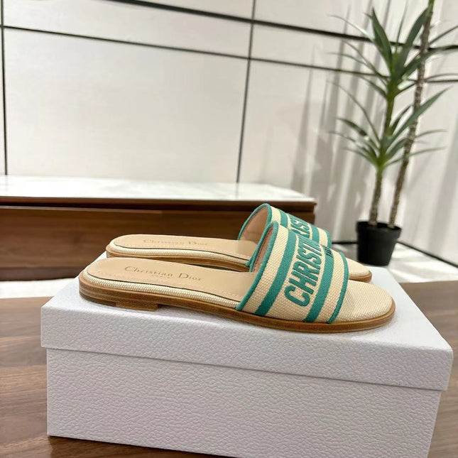 DWAY SLIDES IN BEIGE AND GREEN TECHNICAL FABRIC