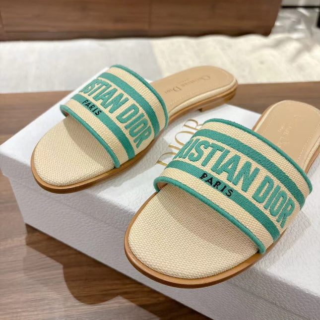 DWAY SLIDES IN BEIGE AND GREEN TECHNICAL FABRIC