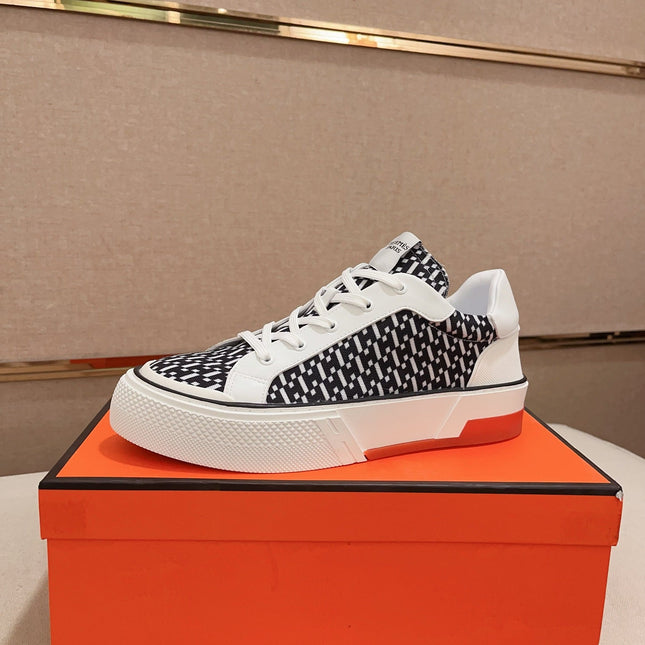 HM DAY SNEAKER BLACK AND WHITE FABRIC