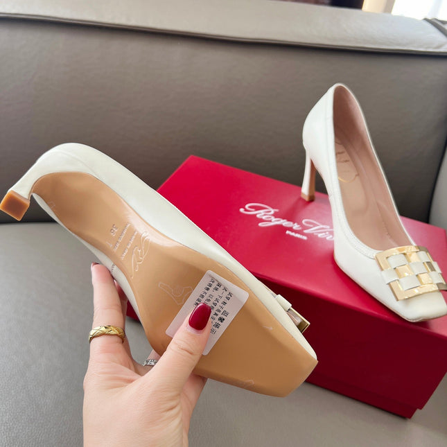 TROMPETTE BALLERINAS PUMPS IN OFF WHITE SHINY CALFSKIN GOLD BUCKLE