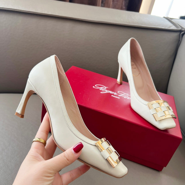TROMPETTE BALLERINAS PUMPS IN OFF WHITE SHINY CALFSKIN GOLD BUCKLE