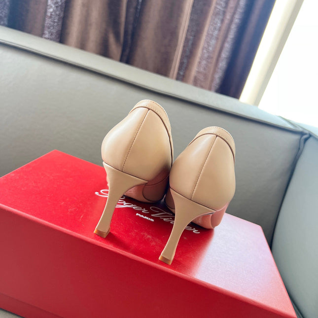 TROMPETTE BALLERINAS PUMPS IN NUDE SHINY CALFSKIN GOLD BUCKLE