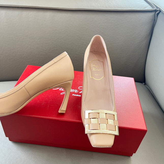 TROMPETTE BALLERINAS PUMPS IN NUDE SHINY CALFSKIN GOLD BUCKLE