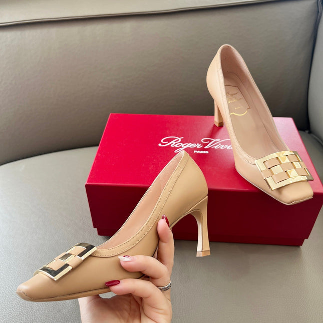 TROMPETTE BALLERINAS PUMPS IN NUDE SHINY CALFSKIN GOLD BUCKLE