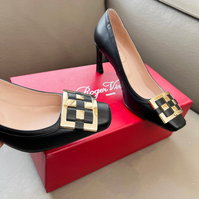 TROMPETTE BALLERINAS PUMPS IN BLACK SHINY CALFSKIN GOLD BUCKLE