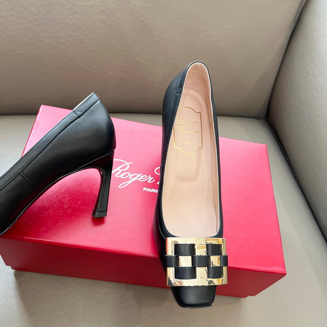 TROMPETTE BALLERINAS PUMPS IN BLACK SHINY CALFSKIN GOLD BUCKLE