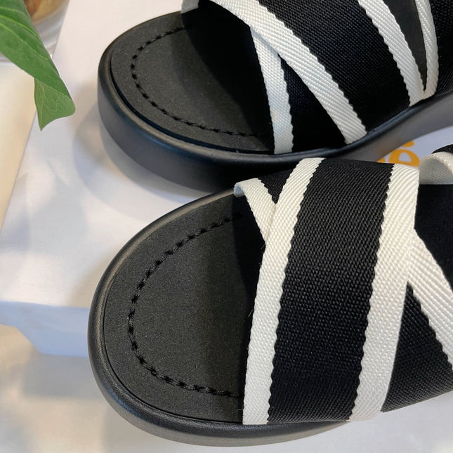 WOODY WEDGE SANDALS IN BLACK MIX WHITE CANVAS WITH RUBBER SOLE
