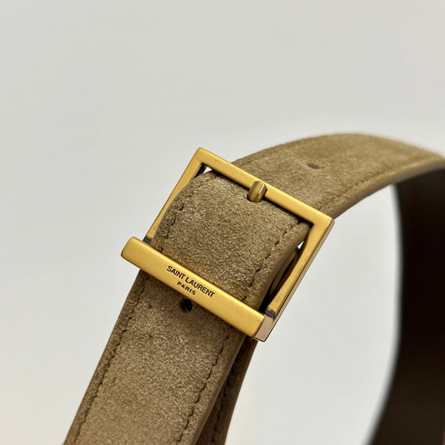 LE 5 À 7  SUPPLE SMALL 22 IN PEANUT BROWN SUEDE