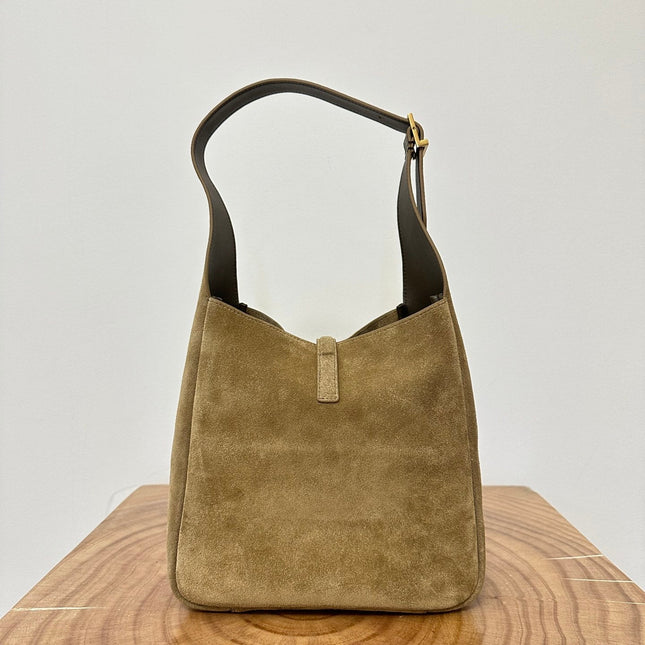 LE 5 À 7  SUPPLE SMALL 22 IN PEANUT BROWN SUEDE