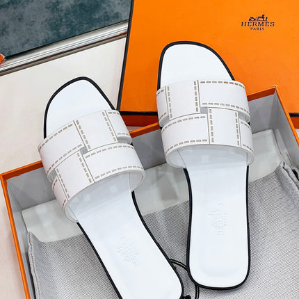IDIOMA SANDAL IN WHITE CALFSKIN