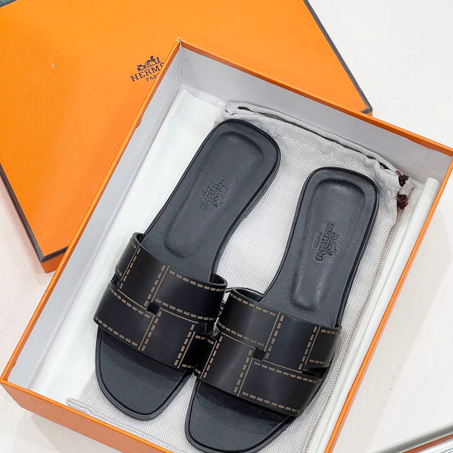 IDIOMA SANDAL IN BLACK CALFSKIN