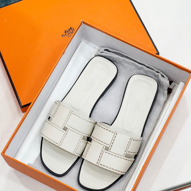 IDIOMA SANDAL IN WHITE CREAM CALFSKIN