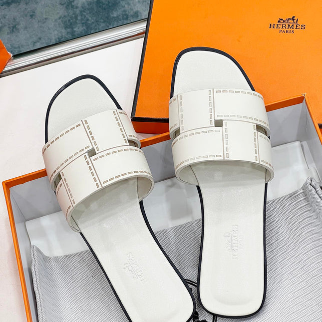 IDIOMA SANDAL IN WHITE CREAM CALFSKIN
