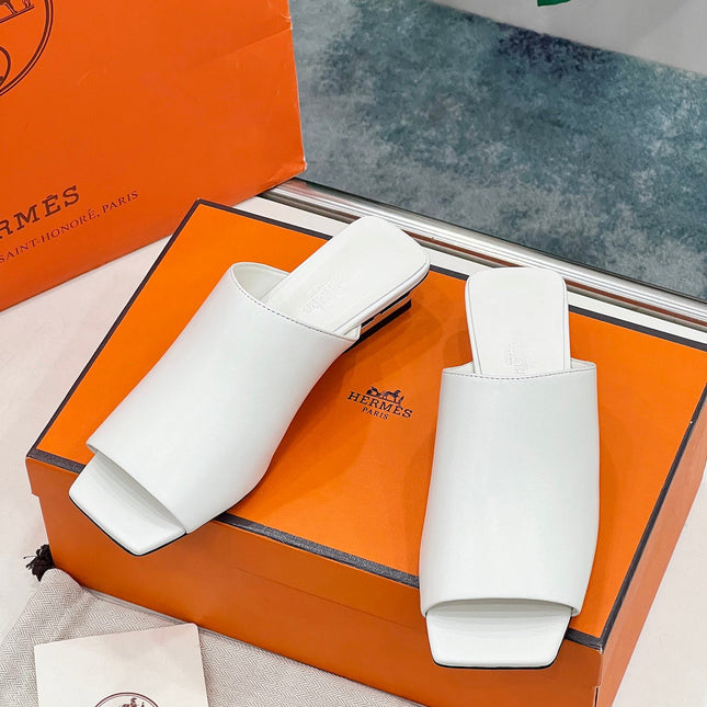 IDOLE SANDAL IN WHITE CALFSKIN