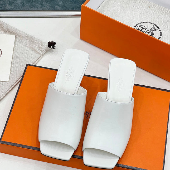 ICONIQUE 60 SANDAL IN WHITE CALFSKIN