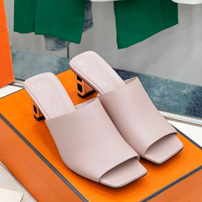 ICONIQUE 60 SANDAL IN BABY PINK CALFSKIN