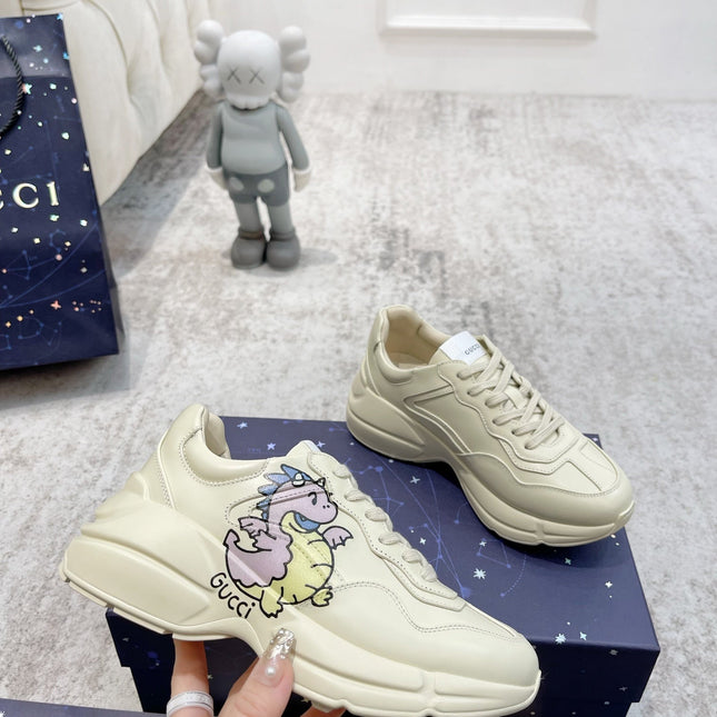 GG RHYTON TRAINER WHITE LAMBSKIN WITH PURPLE DINO MOTIF