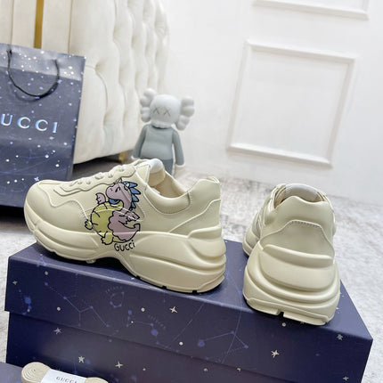 GG RHYTON TRAINER WHITE LAMBSKIN WITH PURPLE DINO MOTIF