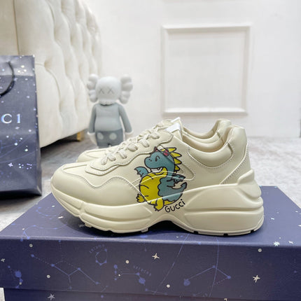 GG RHYTON TRAINER WHITE LAMBSKIN WITH SKY DINO MOTIF