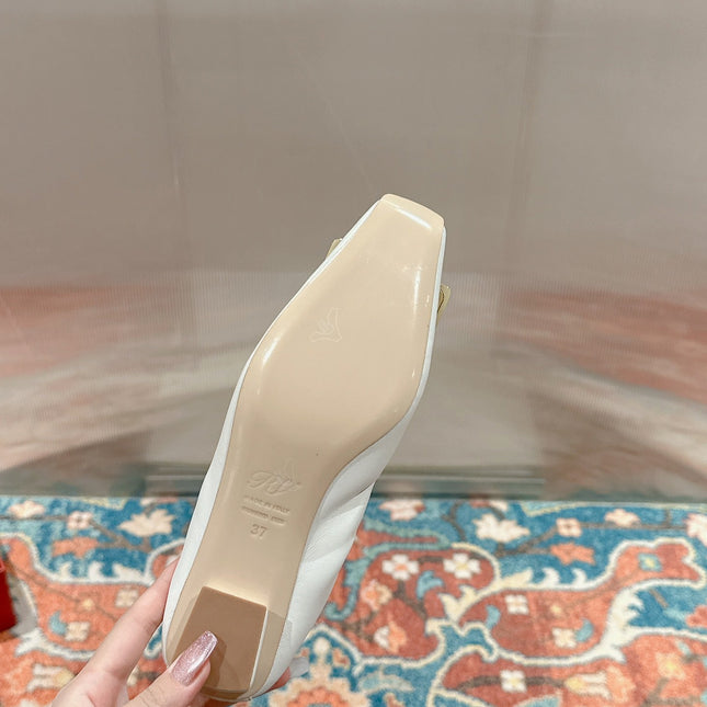 BELLE VIVIER BALLERINAS IN WHITE SHINY LAMBSKIN GOLD PATENT SQUARE BUCKLE