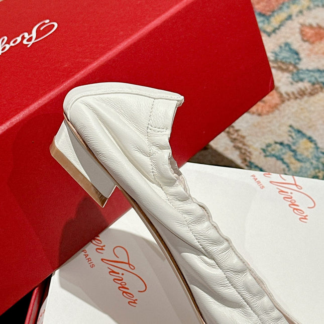 BELLE VIVIER BALLERINAS IN WHITE SHINY LAMBSKIN GOLD PATENT SQUARE BUCKLE