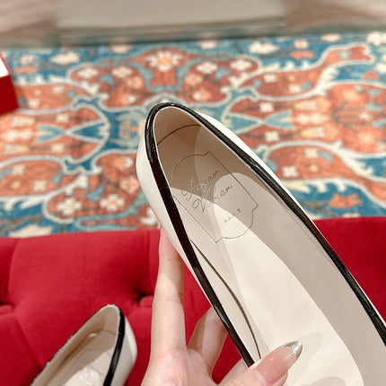 TROMPETTE BALLERINAS IN WHITE SHINY CALFSKIN BLACK SQUARE BUCKLE