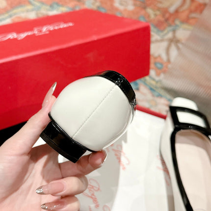 TROMPETTE BALLERINAS IN WHITE SHINY CALFSKIN BLACK SQUARE BUCKLE