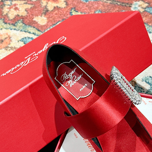 MARY JANES IN RED SATIN WITH CRYSTAL SQUARE BUCKLE