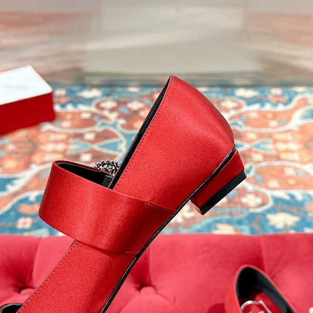 MARY JANES IN RED SATIN WITH CRYSTAL SQUARE BUCKLE