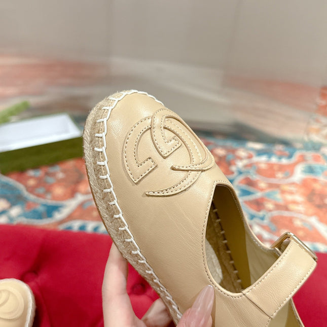 GG CROSS STRAP FLAT SHOES IN BEIGE CALFSKIN WITH STRAW SOLE