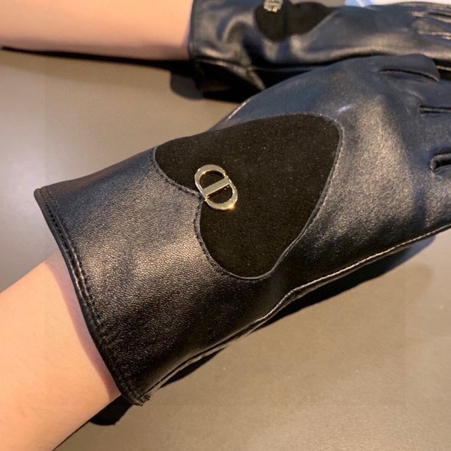 GLOVES WITH HEART ICON IN BLACK LAMBSKIN 378834