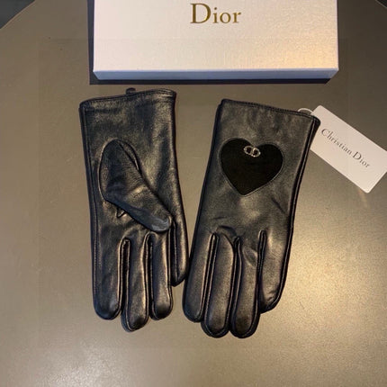 GLOVES WITH HEART ICON IN BLACK LAMBSKIN 378834