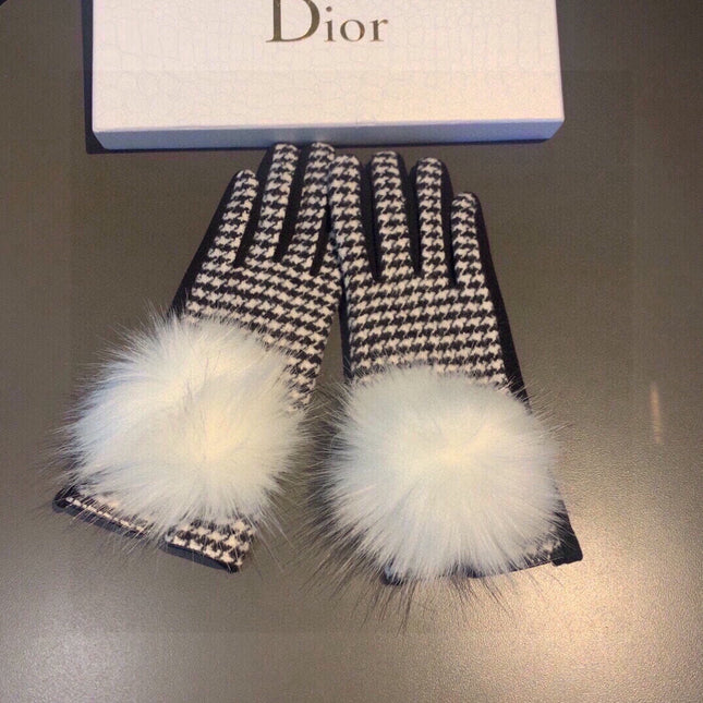 CD WOOL GLOVES WITH FOX FUR BALL BLACK MIX WHITE 397065