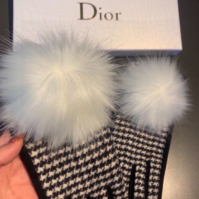 CD WOOL GLOVES WITH FOX FUR BALL BLACK MIX WHITE 397065