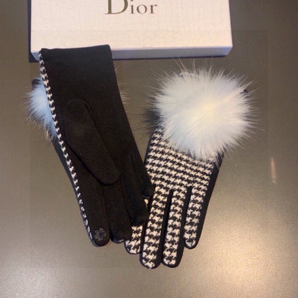 CD WOOL GLOVES WITH FOX FUR BALL BLACK MIX WHITE 397065