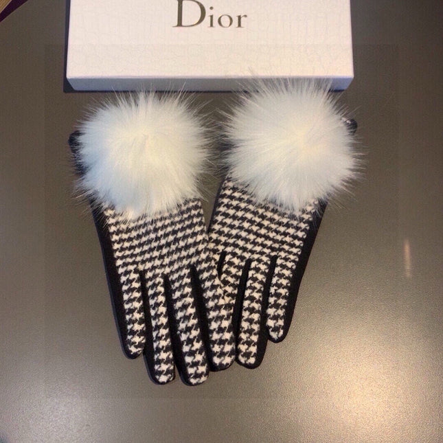 CD WOOL GLOVES WITH FOX FUR BALL BLACK MIX WHITE 397065
