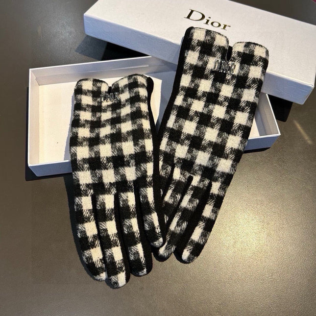PLAID GLOVES IN BLACK MIX WHITE WOOL 405940