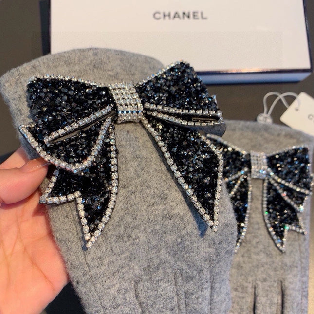 GLOVES IN DOVE GRAY WOOL WITH RHINSTONES 429246